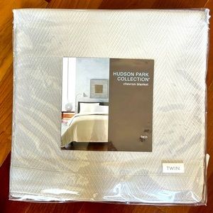 Hudson Park Chevron Blanket, Twin - 100% Exclusive 100% cotton NWT